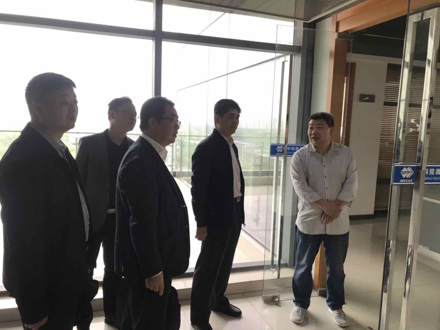 昆山市委组织部陈部长一行来江苏邦融微电子调研