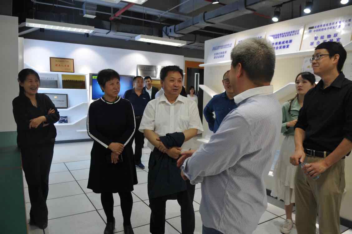 中科院计算所党委书记、副所长李锦涛带队调研考察中科院微电子所昆山分所 中科院计算所党委书记、副所长李锦涛带队调研考察中科院微电子所昆山分所